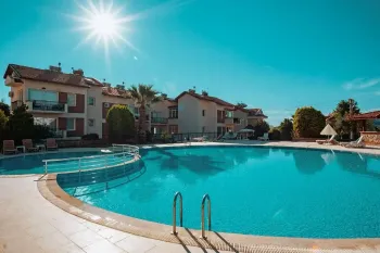 Ovacık'ta üst düzey tatil kompleksi içinde eşyalı daire